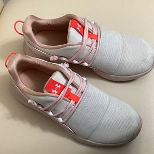 Under Armour running shoes sneakers 6.5